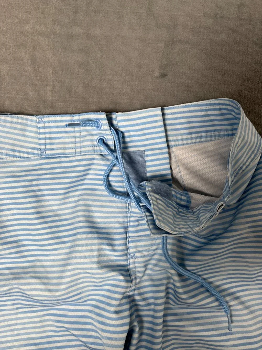 Vineyard Vines Swim Short Boys 12-14 Medium Stripped Whit Blue